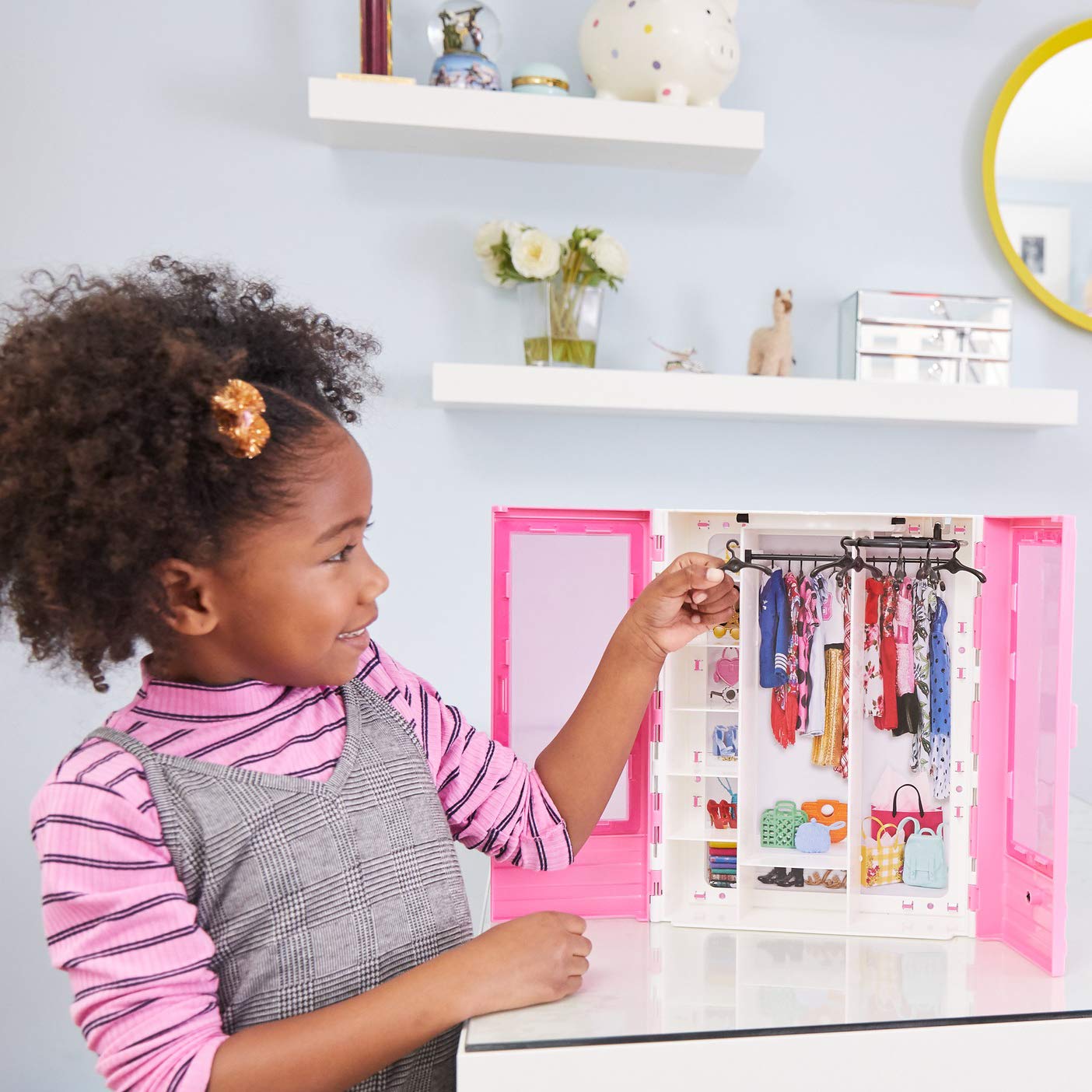 Barbie Fashionistas Ultimate Closet Portable Fashion Toy for 3 to 8 Year Olds (Clothes & Accessories Not Included)