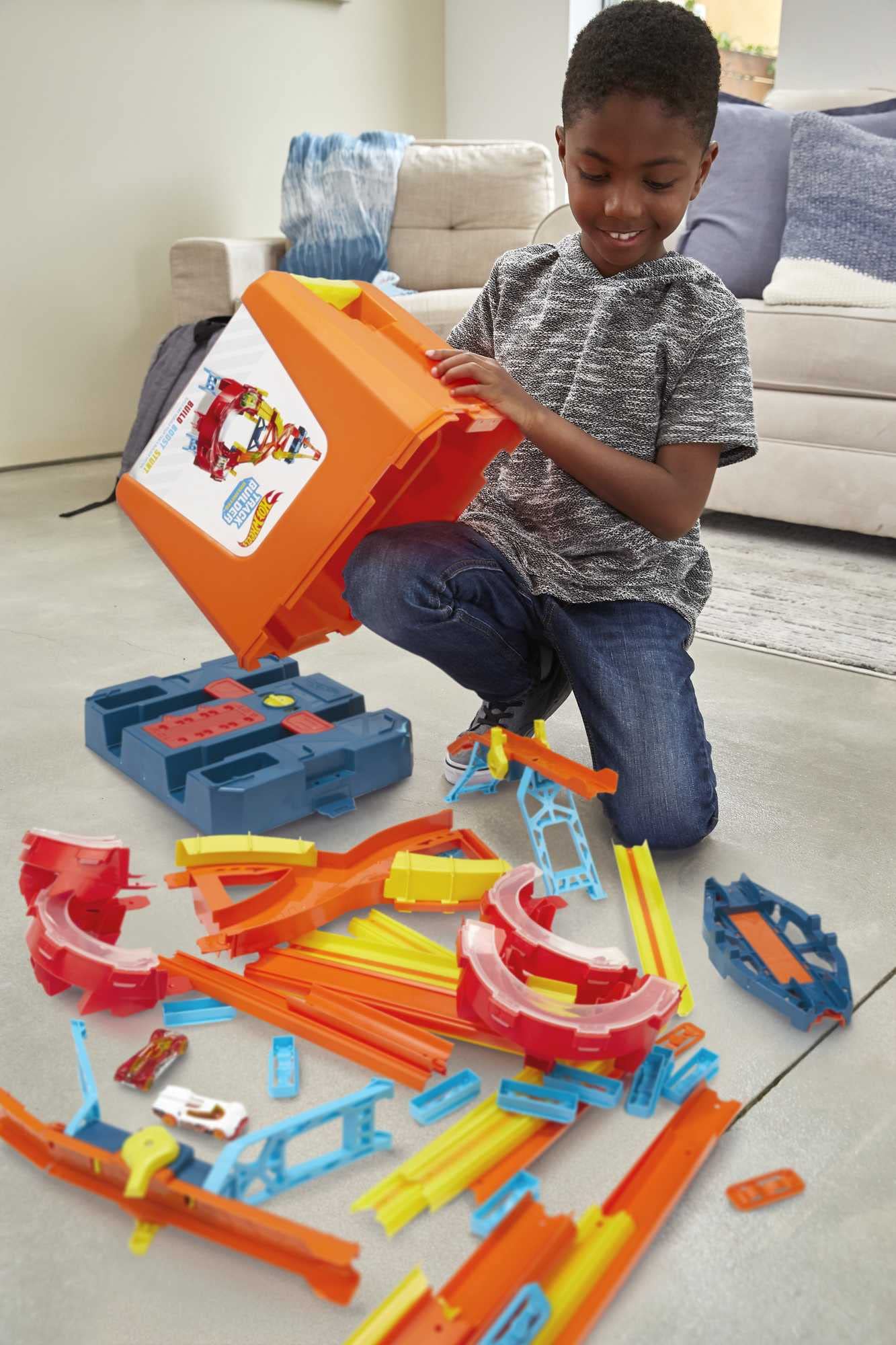 Hot Wheels Track Builder Unlimited Power Boost Box Compatible id Four Plus Builds 20 feet of Track Gift idea for Kids 6, 7, 8, 9, 10 and Older
