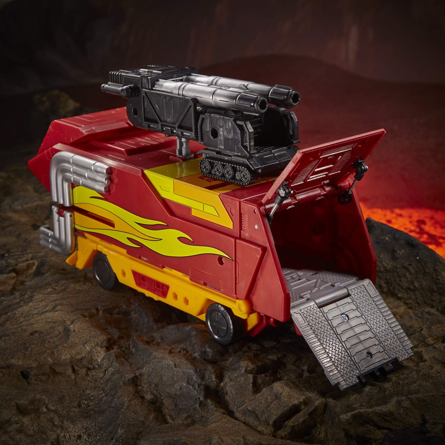 Hasbro Transformers Toys Generations War for Cybertron: Kingdom Commander WFC-K29 Rodimus Prime with Trailer Action Figure, Kids Ages 8 and Up, 7.5-inch F1153