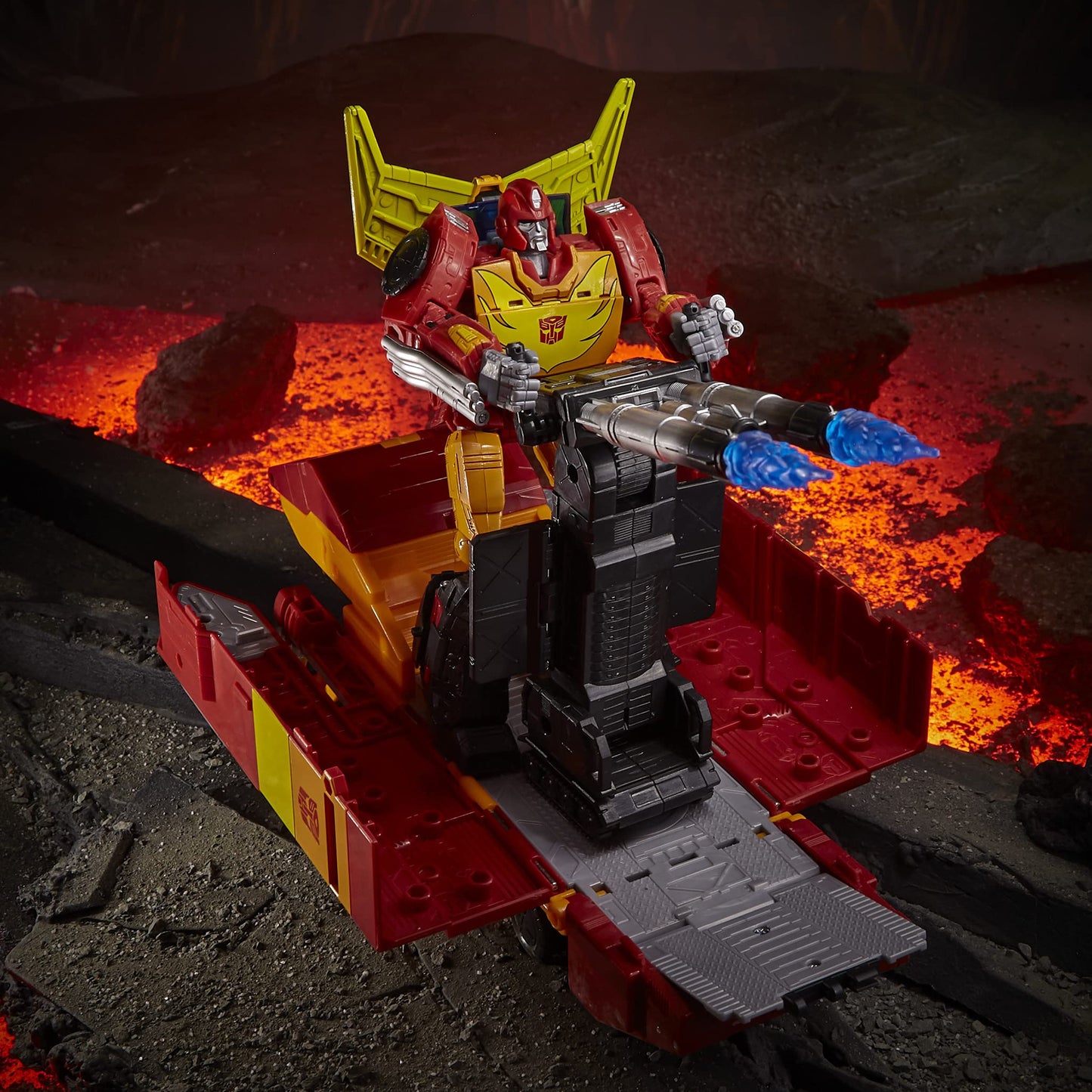 Hasbro Transformers Toys Generations War for Cybertron: Kingdom Commander WFC-K29 Rodimus Prime with Trailer Action Figure, Kids Ages 8 and Up, 7.5-inch F1153