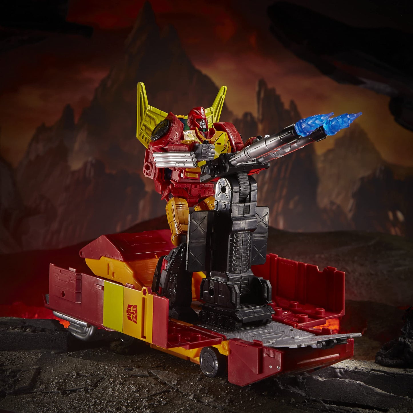 Hasbro Transformers Toys Generations War for Cybertron: Kingdom Commander WFC-K29 Rodimus Prime with Trailer Action Figure, Kids Ages 8 and Up, 7.5-inch F1153